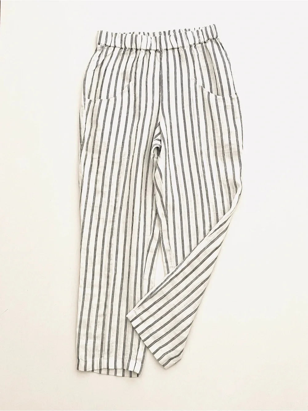 NWT Quince European Linen Tapered Ankle Pants in Oatmeal/Black Pinstripe Size: S